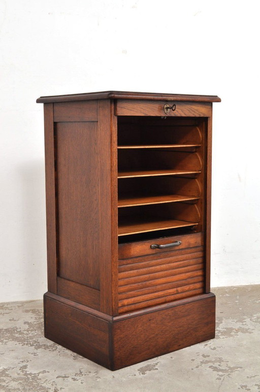 Antico armadio ad ante scorrevoli in rovere / schedario, 1890