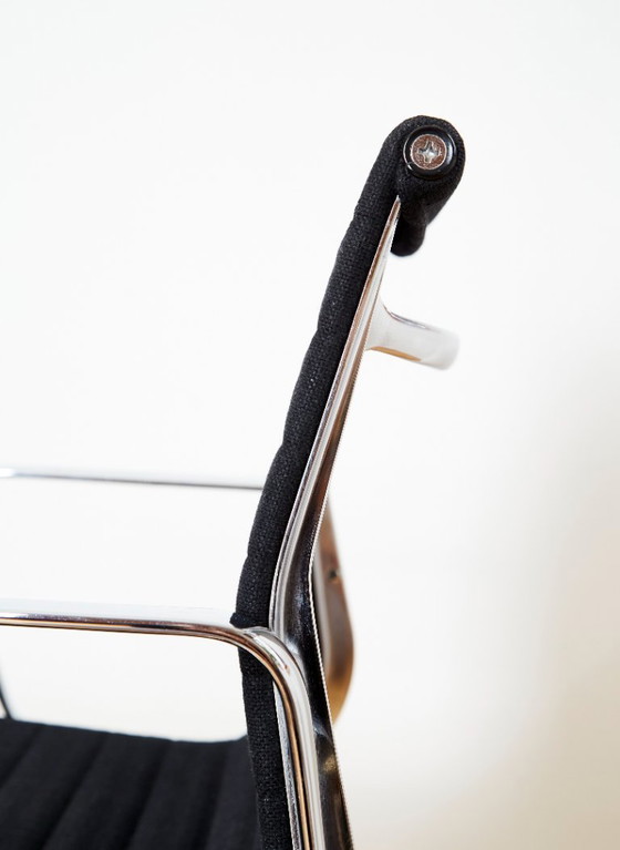 Image 1 of Silla giratoria EA 108 de Charles & Ray Eames para Herman Miller