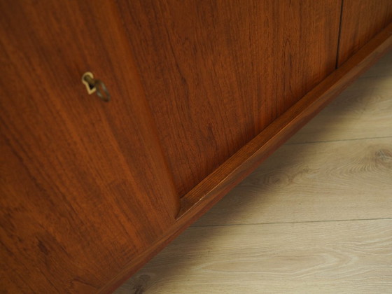 Image 1 of Aparador de teca, diseño danés, años 70, fabricado en Dinamarca.