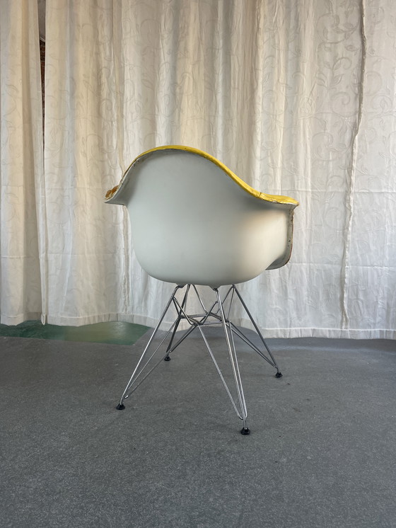 Image 1 of Fauteuil Eames en plastique Vitra (DAR)