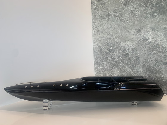 Image 1 of Offshore Gentleman's Racer di Serge Leibovitz