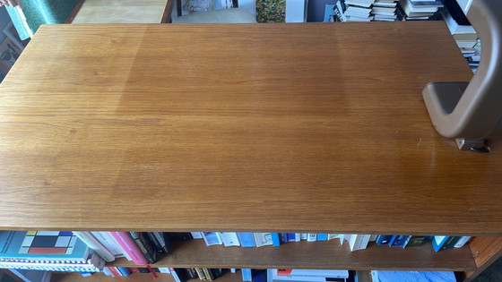 Image 1 of Bureau en teck de style danois moderne du milieu du siècle