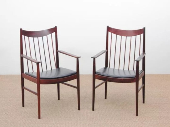 Image 1 of Een paar fauteuils en een bijzettafel, Deens, van palissanderhout en leer, ontworpen door Arne Vodder voor Sibast in 1960.