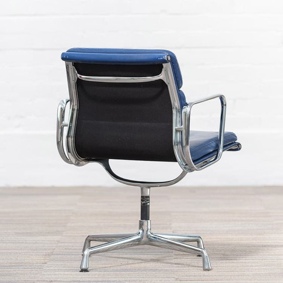Image 1 of Vitra Ea208 Soft Pad Vergaderstoel