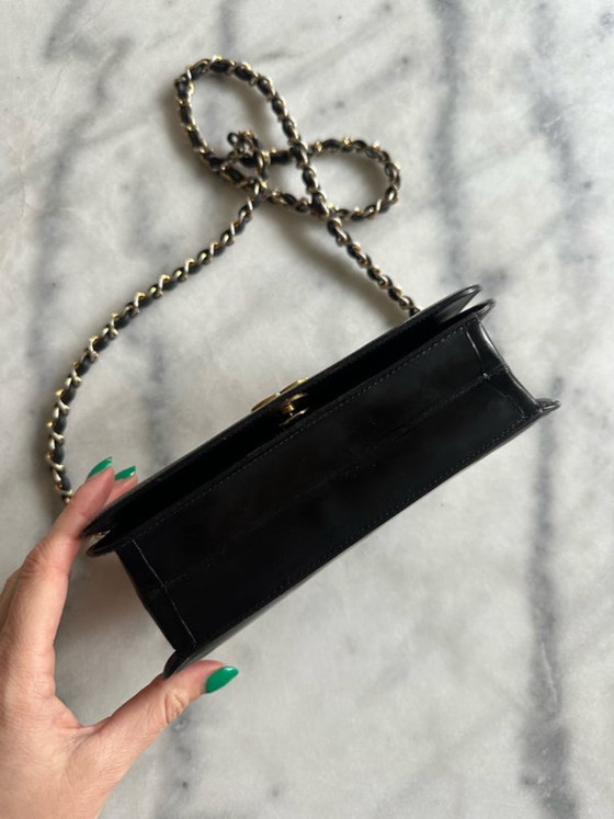 Image 1 of Portefeuille Chanel noir à chaîne