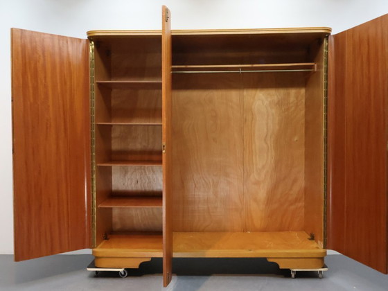 Image 1 of Armoire vintage en chêne avec portes ondulées - Démontable