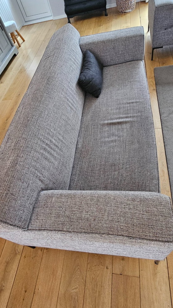 Image 1 of Modèles disponibles en stock, 2,5 places et 1,5 place (canapé deux places).