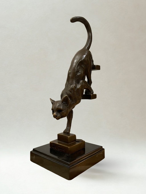 Bronzo da De Coux – Gatto che scende le scale – Scultura animale del XX secolo – 29 cm