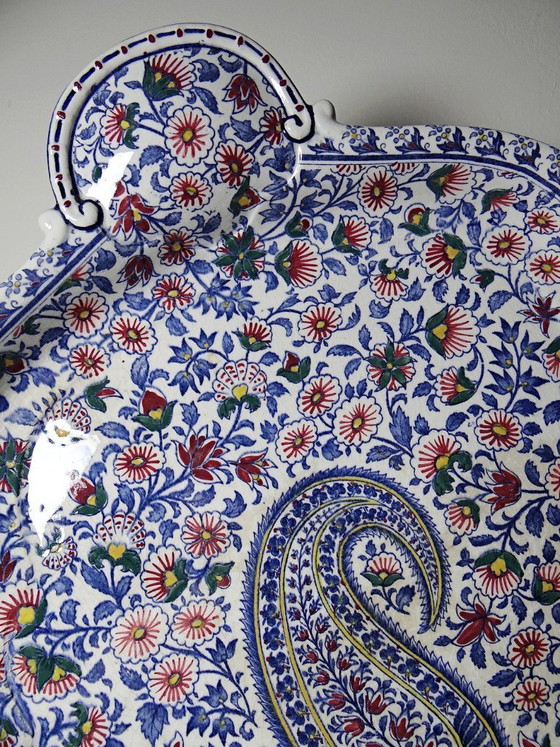 Image 1 of Belangrijk antiek Gien faience dienblad, 1875-1885, met kasjmierpatroon.