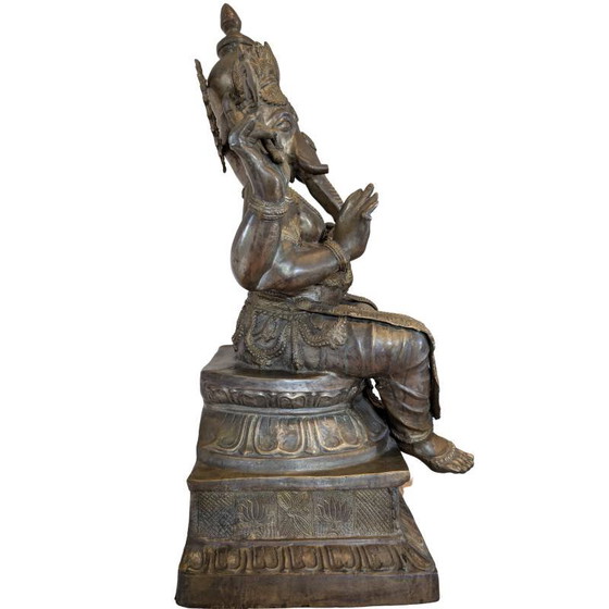 Ganesha in Lalitasana – fire-gilded bronze temple statue (Nepal/India, traditional work) – Sculpture (photo 3 of 8)