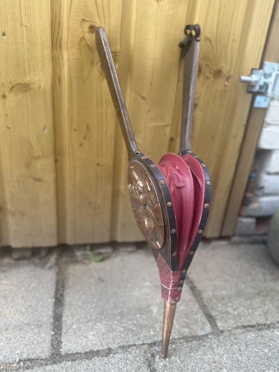 Image 1 of Soffiatore per camino antico con decorazione in rame