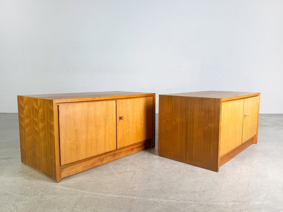 Image 1 of 2x credenza originale del Medioevo WK Möbel cassettiera in noce