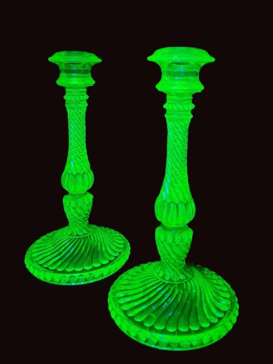 Image 1 of 2 kandelaars van uraniumglas - 30s