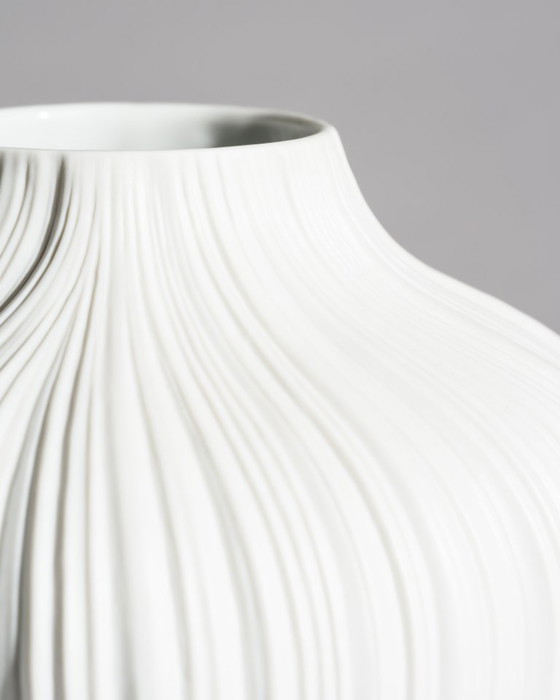 Image 1 of Martin Freyer para Rosenthal "Plissée" Bisque Porcelain Vase Duo, Alemania 1968