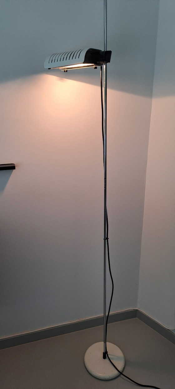 Image 1 of Joe Colombo vloerlamp Oluce 626L