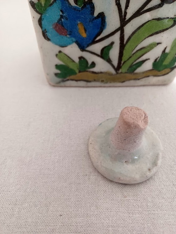 Image 1 of Antike persische Qajar-Keramikflasche mit Stöpsel – 19. Jahrhundert – Iznik-Stil