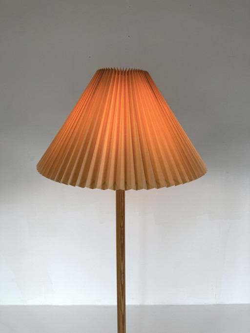 Lampadaire vintage avec abat-jour plissé années 70