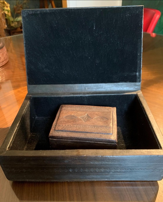 Vintage Tuareg/Niger Gift Box Set in Wood and Hand-Carved Black Leather (Duo) – Decorative Objects (photo 26 of 26)