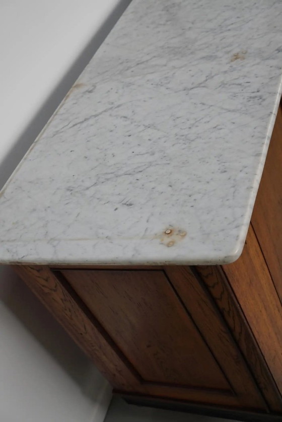 Image 1 of Gran mostrador antiguo Art Déco de chocolate alemán de roble y mármol, década de 1920