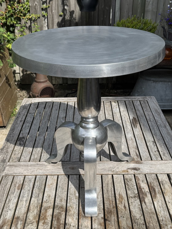 🥈 Robust Side Table | Matte Aluminum | Elegant Pillar Base | 60s-80s – Aluminium (photo 8 of 15)