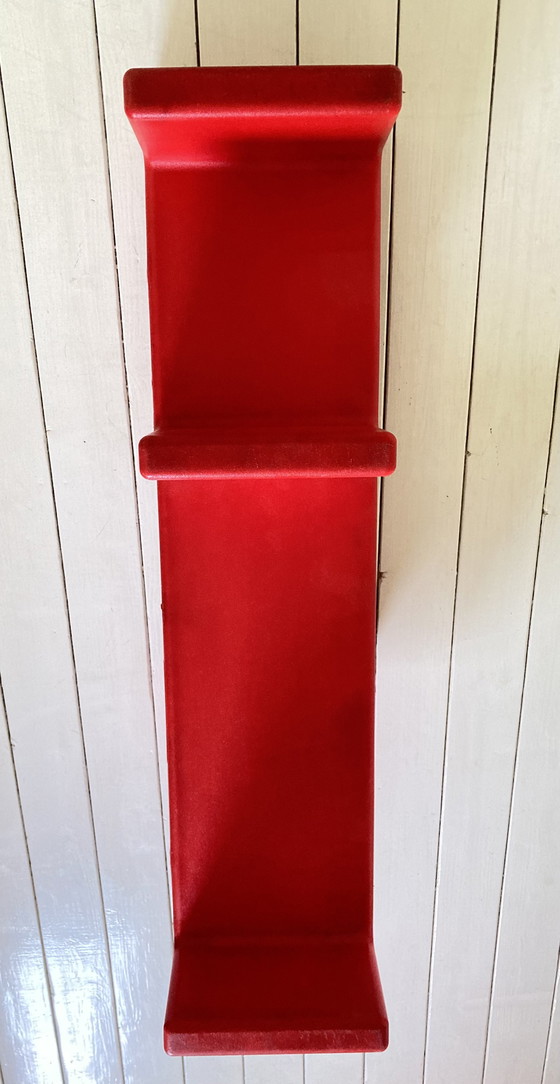 Image 1 of Étagère Serpent Rouge conçue par Adriano Baldanzi et Alessandro Novelli.
