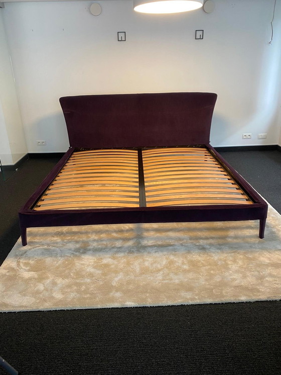 Image 1 of Bed Maxalto