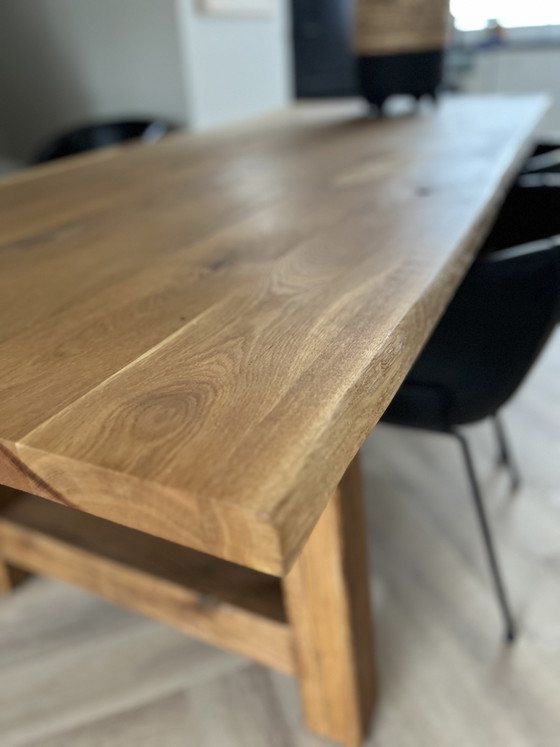 Image 1 of Solid oak table 220cm