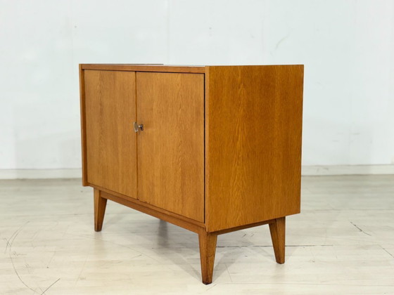 Image 1 of Commode élégante des années 1960 en chêne chaleureux / meuble vintage