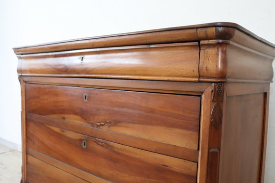 Image 1 of Commode ancienne en noyer massif, Italie, 19e siècle