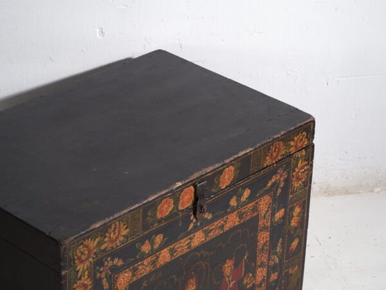 Baule antico dipinto in legno di pino – Cina, circa 1900 – Oggetti decorativi, Iron (photo 11 of 40)
