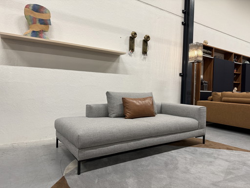 Design on Stock Aikon Lounge element Pouf 210 Milton Magnet