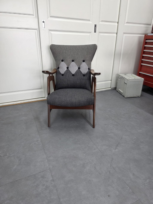 Van Teeffelen Wingback