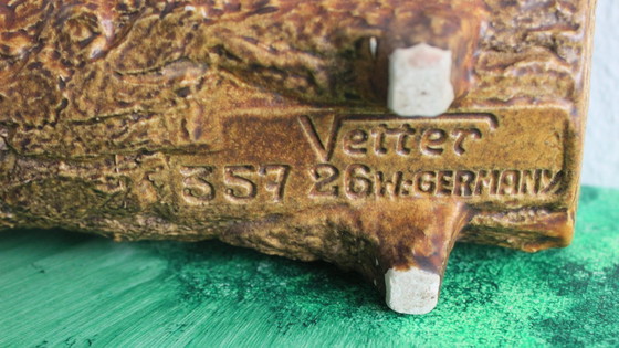 Image 1 of Jardinière vintage en forme de tronc d'arbre, en céramique de la manufacture Vetter.