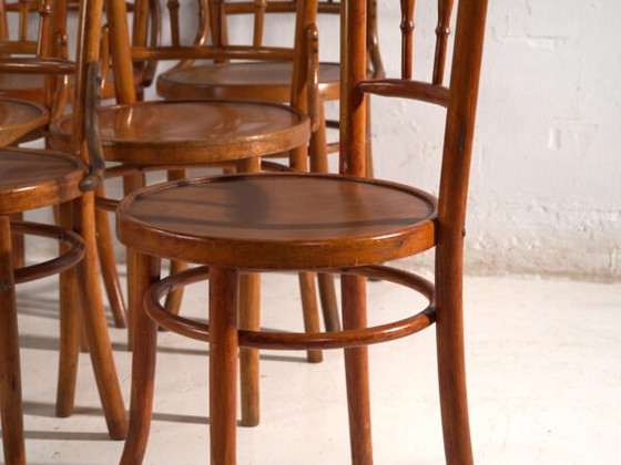 Antike Stühle im Thonet-Stil aus Bugholz – Mitteleuropa, ca. 1930 – 6er-Set – Esszimmerstühle (photo 17 of 40)