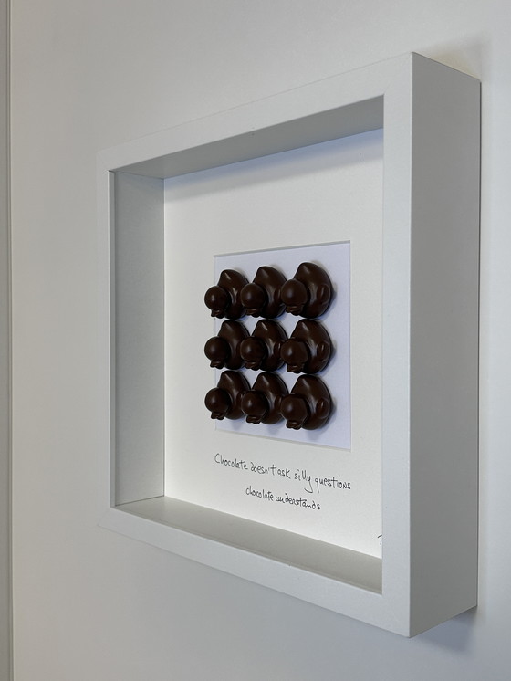 Image 1 of Le chocolat ne pose pas de questions idiotes, le chocolat comprend.