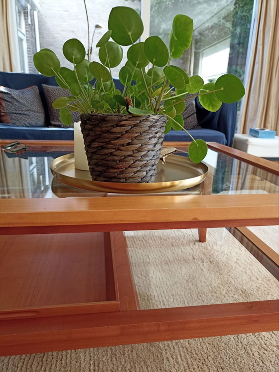 Beautiful vintage, sleek cherry wood coffee table – Glass (photo 2 of 5)