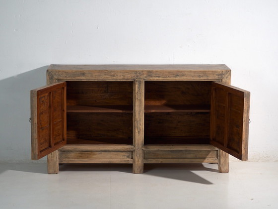 Antikes niedriges Sideboard aus Kiefernholz mit zwei Türen – China, ca. 1930 – Buffetschränke (photo 38 of 40)