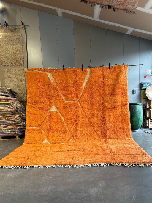Großer marokkanischer Beni-Ouarain-Teppich – 300 x 400 cm – Handgeknüpfter Wollteppich in leuchtendem Orange