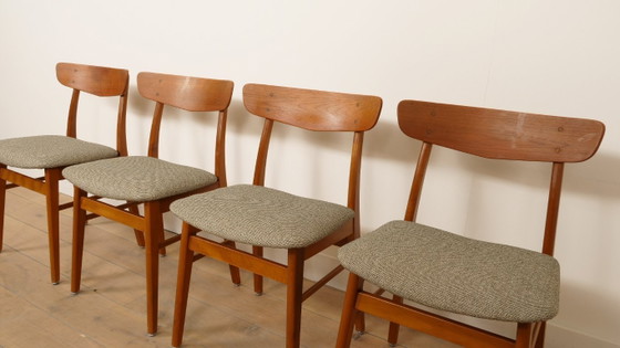 Image 1 of 4 sillas de comedor | Farstrup | Modelo 210 | Restauradas | Verde