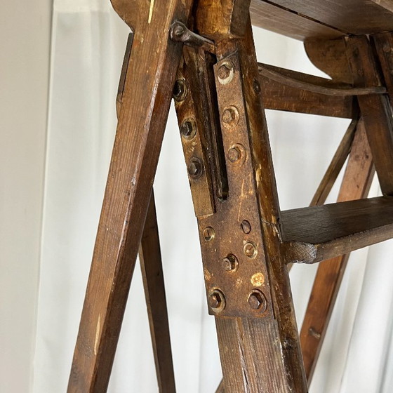 Große, patinierte Malerleiter aus Holz, 20. Jahrhundert. – Dekorative Objekte, Wood (photo 6 of 12)
