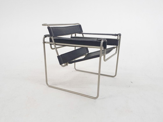 Image 1 of Collection Vitra Miniature : Fauteuil lounge « Wassily » de Marcel Breuer