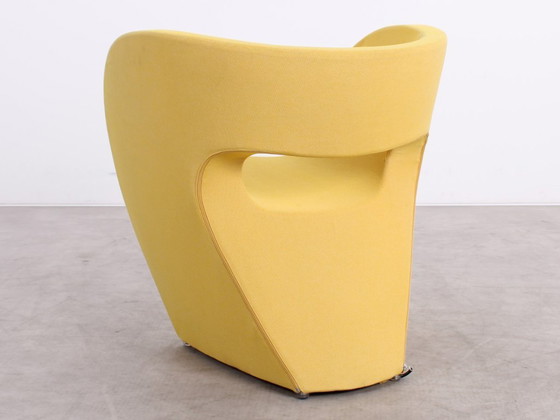 Image 1 of Moroso Victoria and Albert fauteuil geel