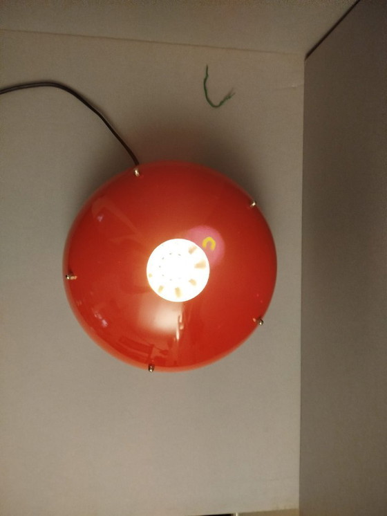 Image 1 of Lampada da tavolo in Plastica Rosso e argento, made in Italy Diametro 28 cm alto 14 cm