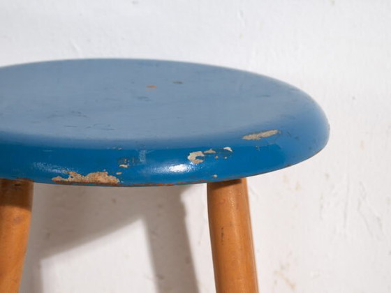 Taburete de madera antiguo con asiento redondo – Europa Central, circa 1950 – Rustic (photo 37 of 40)