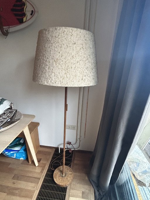 Lámpara retro vintage con taburetes originales