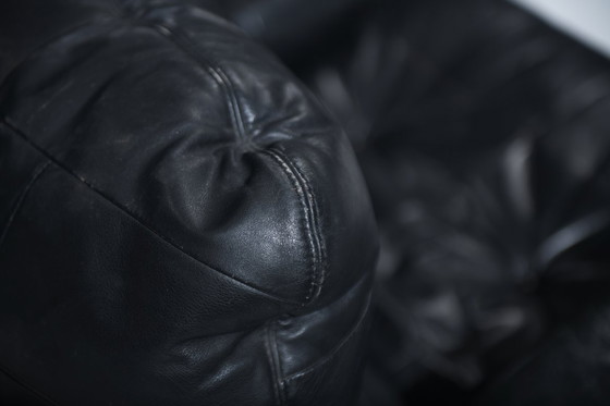 Image 1 of Rara poltrona e pouf Marsala in pelle nera - Michel Ducaroy - Ligne Roset