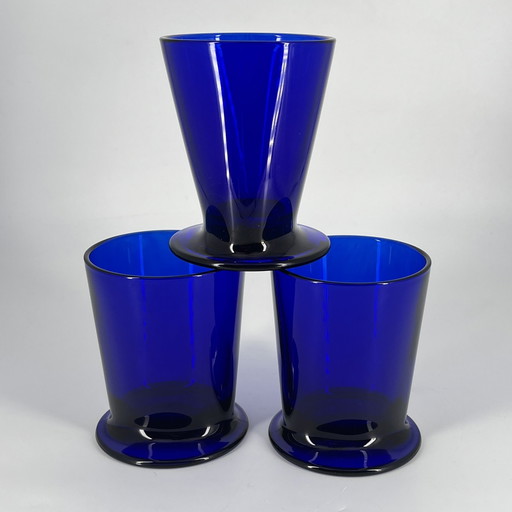 Iittala “Boy” – 3 glazen – Stefan Lindfors – Kobaltblauw – glazen karaffen, Glass