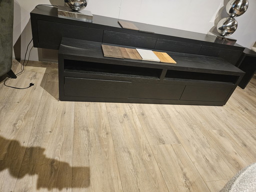 TV-Schrank aus Eiche mit 3 Schubladen