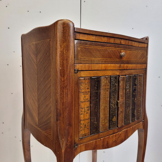 Image 1 of Mesa auxiliar trampantojo libros, estilo Napoleón III, madera y taracea, f. s. XIX - Francia 