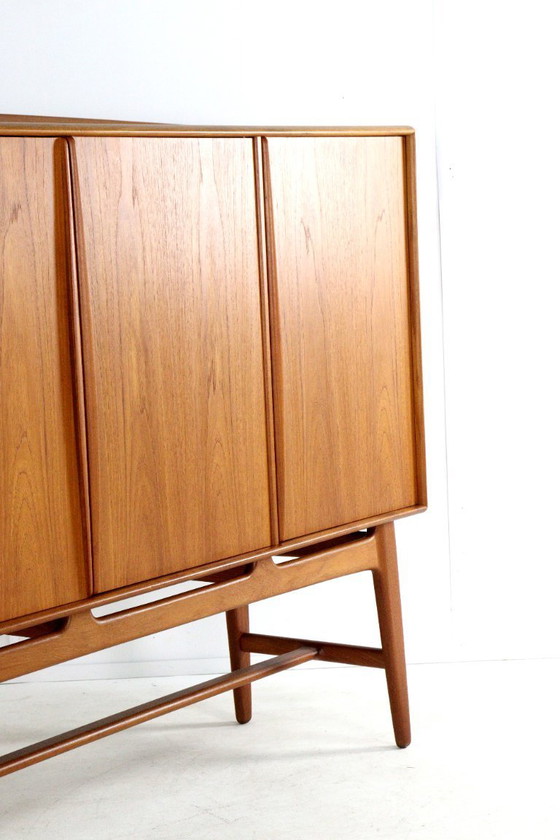 Image 1 of Credenza Svend Aage Madsen per K. Knudsen & Son, design vintage danese